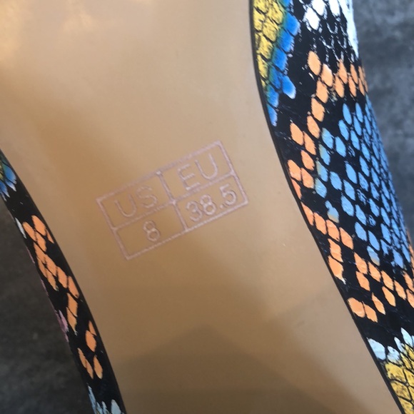 Eldof Woman’s Pump Shoes - Picture 7 of 7